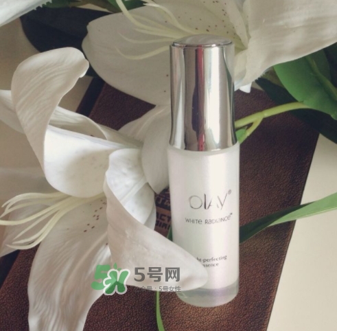 olay玉蘭油小白瓶小綠瓶哪個(gè)好？olay小白瓶小綠瓶區(qū)別