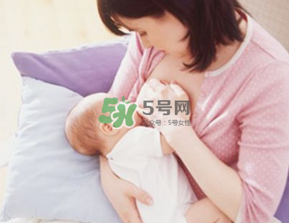 母乳喂養(yǎng)會(huì)乳糖不耐受嗎？母乳喂養(yǎng)會(huì)過(guò)度喂養(yǎng)嗎？