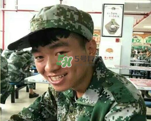 神似王寶強大一新生是誰？神似王寶強大一新生叫什么名字？