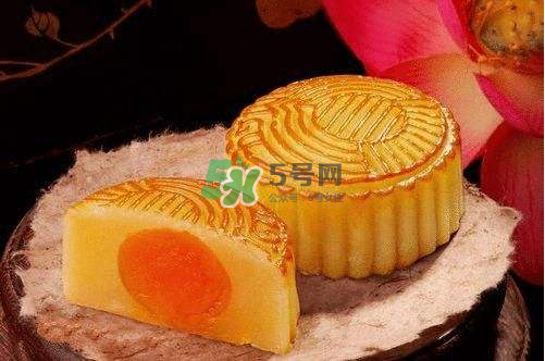 廣式月餅為什么硬？月餅皮發硬怎么辦？