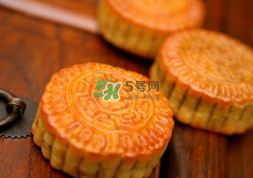 廣式月餅為什么硬？月餅皮發硬怎么辦？