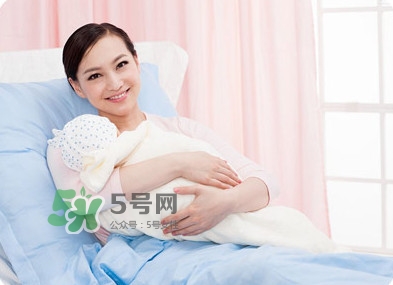 破腹產疤痕可以紋身嗎？破腹產后多久可以做疤痕紋身？