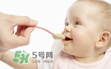 一歲后的寶寶如何喂養？寶寶喝牛奶好嗎？