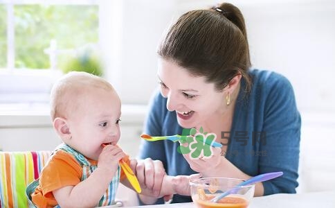 一歲后的寶寶如何喂養？寶寶喝牛奶好嗎？