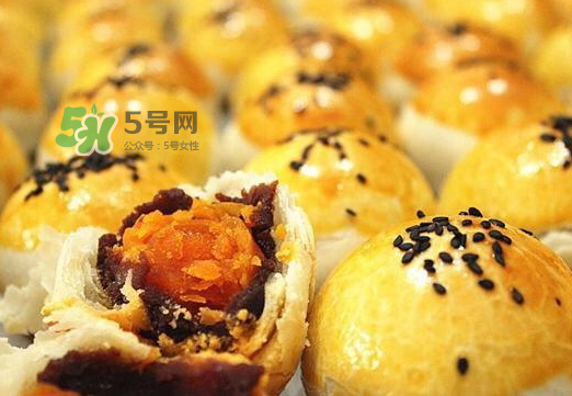 蛋黃酥為什么會(huì)爆開？蛋黃酥爆餡是什么原因？