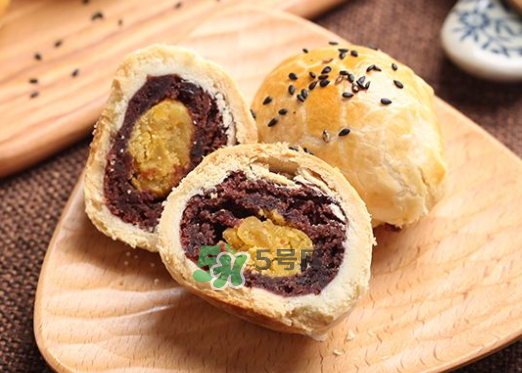 蛋黃酥為什么會(huì)爆開？蛋黃酥爆餡是什么原因？
