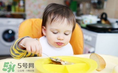 兒童健康飲食是無(wú)油無(wú)鹽無(wú)糖嗎？?jī)和嬍辰】敌〕ＷR(shí)