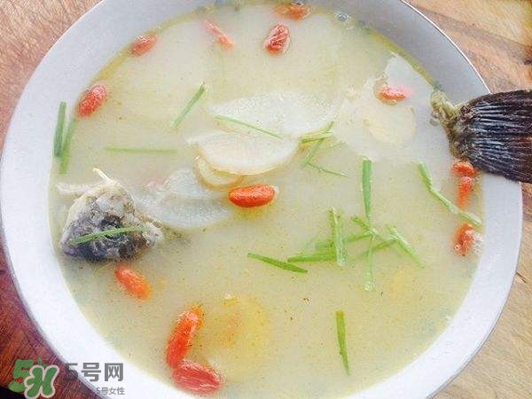 鯽魚湯怎么去腥味？鯽魚湯熬多長時(shí)間最好？