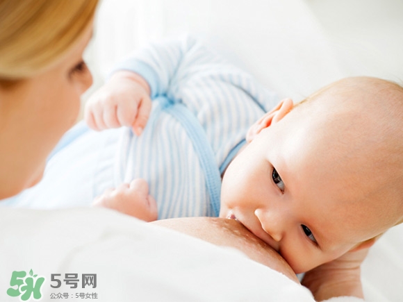 寶寶經常換奶粉好嗎？經常換奶粉對寶寶有什么影響？
