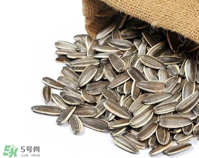 葵花籽是發(fā)物嗎？葵花籽致癌嗎？