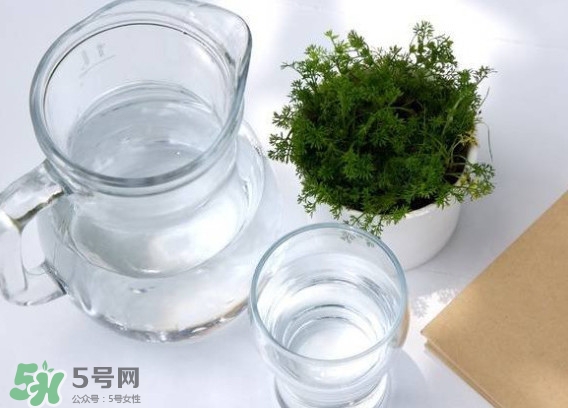 凈化水是酸性還是堿性？凈化水是小分子水嗎