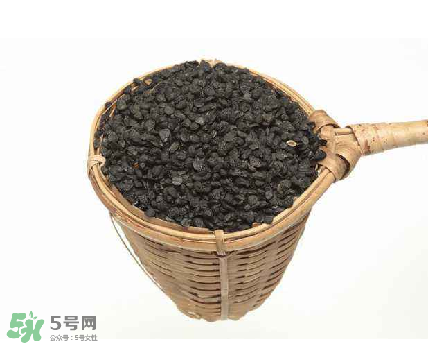 韭菜籽可以泡酒嗎？韭菜籽可以腌著吃嗎？