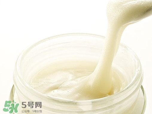 椴樹蜜是什么顏色？椴樹蜜是白色的嗎