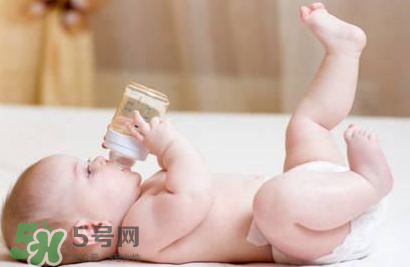 寶寶喝礦泉水好還是自來水好？寶寶喝哪種水好？