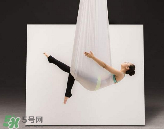 空中瑜伽多少錢一節課？自己家里裝空中瑜伽多少錢