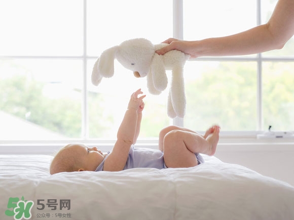 寶寶頭型是睡出來的嗎？寶寶頭型矯正最佳時間