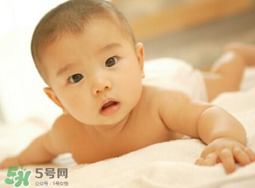 寶寶發(fā)燒抽搐正常嗎？寶寶發(fā)燒抽搐怎么辦？
