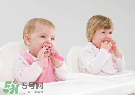 和寶寶同房睡還能過性生活嗎？有孩子之后怎么過性生活？