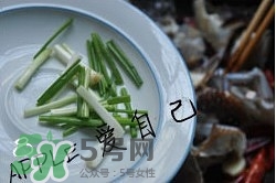 香辣蟹怎么做最好吃？香辣蟹怎么處理螃蟹？