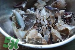 香辣蟹怎么做最好吃？香辣蟹怎么處理螃蟹？