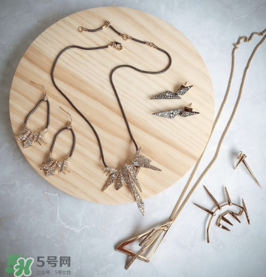 alexis bittar什么價(jià)位？alexis bittar價(jià)格一般是多少？