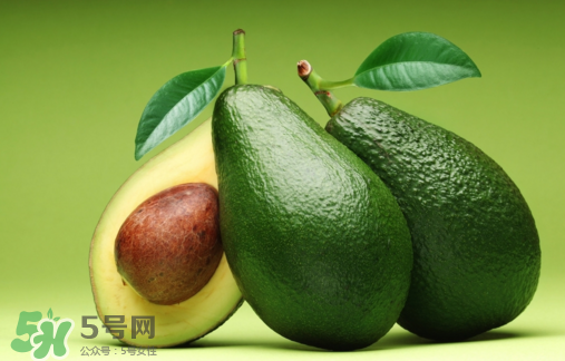牛油果果汁怎么做？牛油果和什么榨汁好喝？