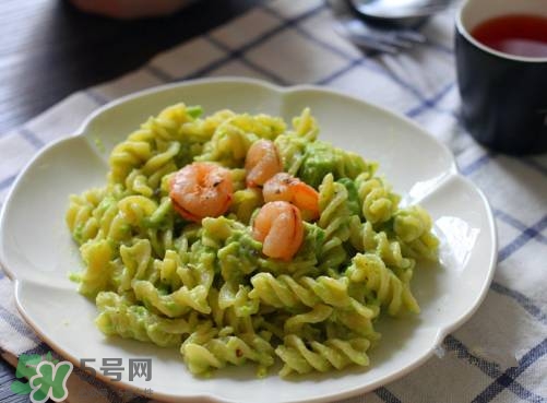 牛油果沙拉怎么做？牛油果沙拉用什么醬？
