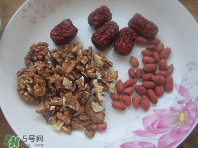 核桃可以和黃豆一起打豆漿嗎？核桃和什么一起打豆漿好？