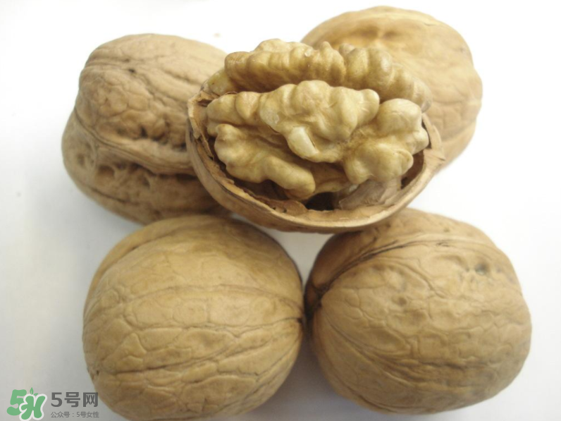 核桃上的陰皮是什么？核桃對血管的作用