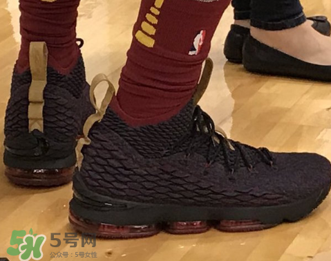 nike lebron 15 cavs實物什么樣？