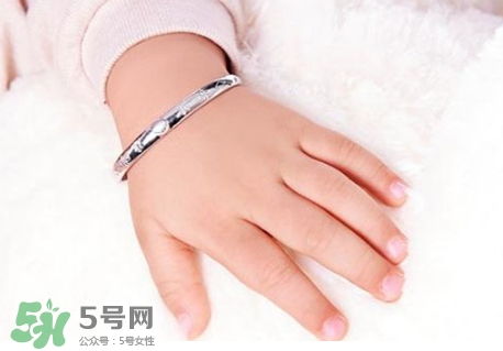 中秋節(jié)送什么禮給親戚？中秋節(jié)除了送月餅還能送什么？