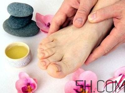 大蒜泡酒可以治腳氣嗎？治腳氣的方法有哪些？