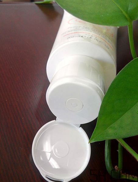 雅漾舒緩特護潔面乳怎么樣？好用嗎？