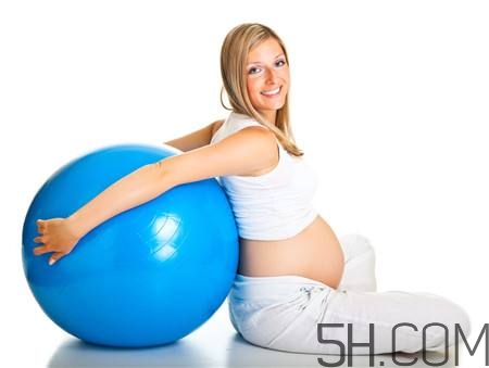 孕婦瑜伽球什么時候開始用？孕婦瑜伽球怎么用？