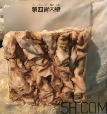 牛百葉和毛肚是一個東西嗎？牛百葉上面有層黑皮能吃嗎？