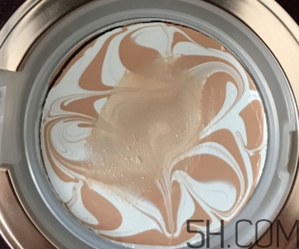 水粉霜是什么？水粉霜是粉底液嗎？