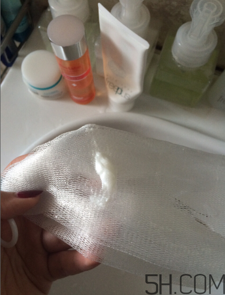 芙麗芳絲洗面奶是氨基酸嗎？氨基酸洗面奶有哪些？