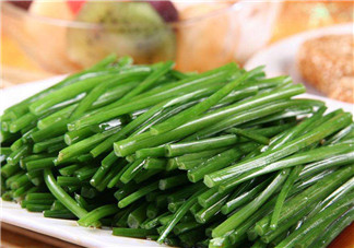 如何鑒別毒韭菜？吃野韭菜的營養價值