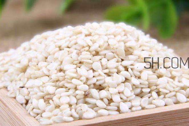 黑芝麻和白芝麻有什么區(qū)別？黑芝麻和白芝麻哪個(gè)好？