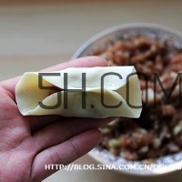 餃子和面用熱水還是冷水？餃子和面要醒多長時間？