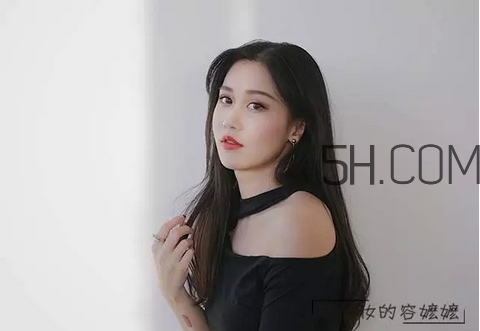 hold live愛(ài)心口紅色號(hào)_hold live愛(ài)心口紅試色圖