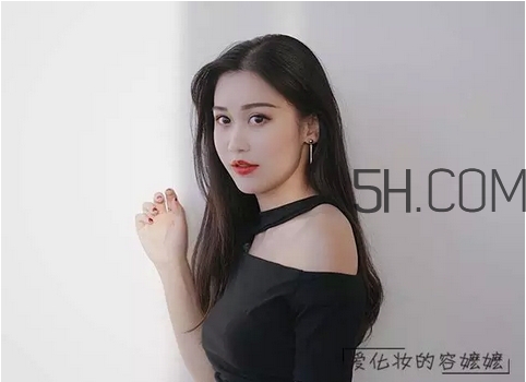 hold live愛(ài)心口紅色號(hào)_hold live愛(ài)心口紅試色圖