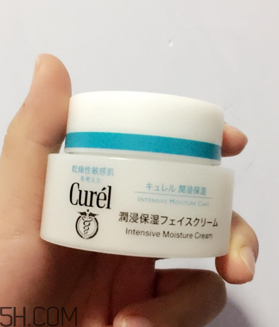 珂潤面霜適合夏天用嗎？夏天用珂潤面霜會油嗎？