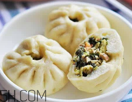 一個香菇青菜包的熱量大概是多少？一個香菇青菜包的熱量