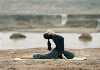 什么瑜伽豐胸效果好？睡前瑜伽動(dòng)作解析
