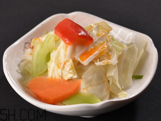 四川泡菜幾天能吃？四川泡菜每次加菜時加糖還是糖水
