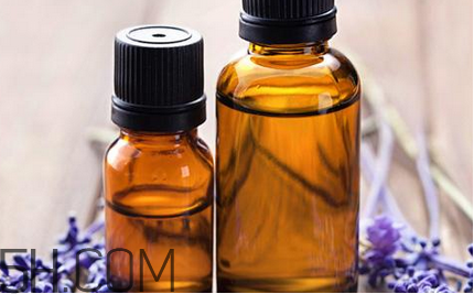 油性發質能用精油護發嗎？薰衣草精油能預防頭發分叉嗎？