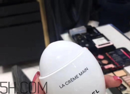 香奈兒la creme main護手霜怎么用？香奈兒鵝卵石護手霜評測