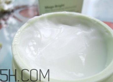 悅木之源維C精華霜怎么樣？悅木之源維C精華霜好用嗎？