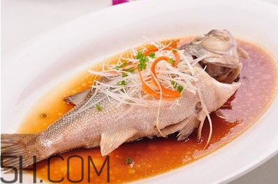 鱸魚(yú)蒸幾分鐘最好？河鱸魚(yú)和海鱸魚(yú)的區(qū)別